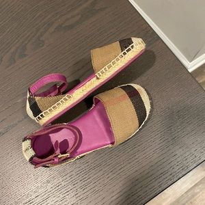 Burberry girls espadrilles sandals
